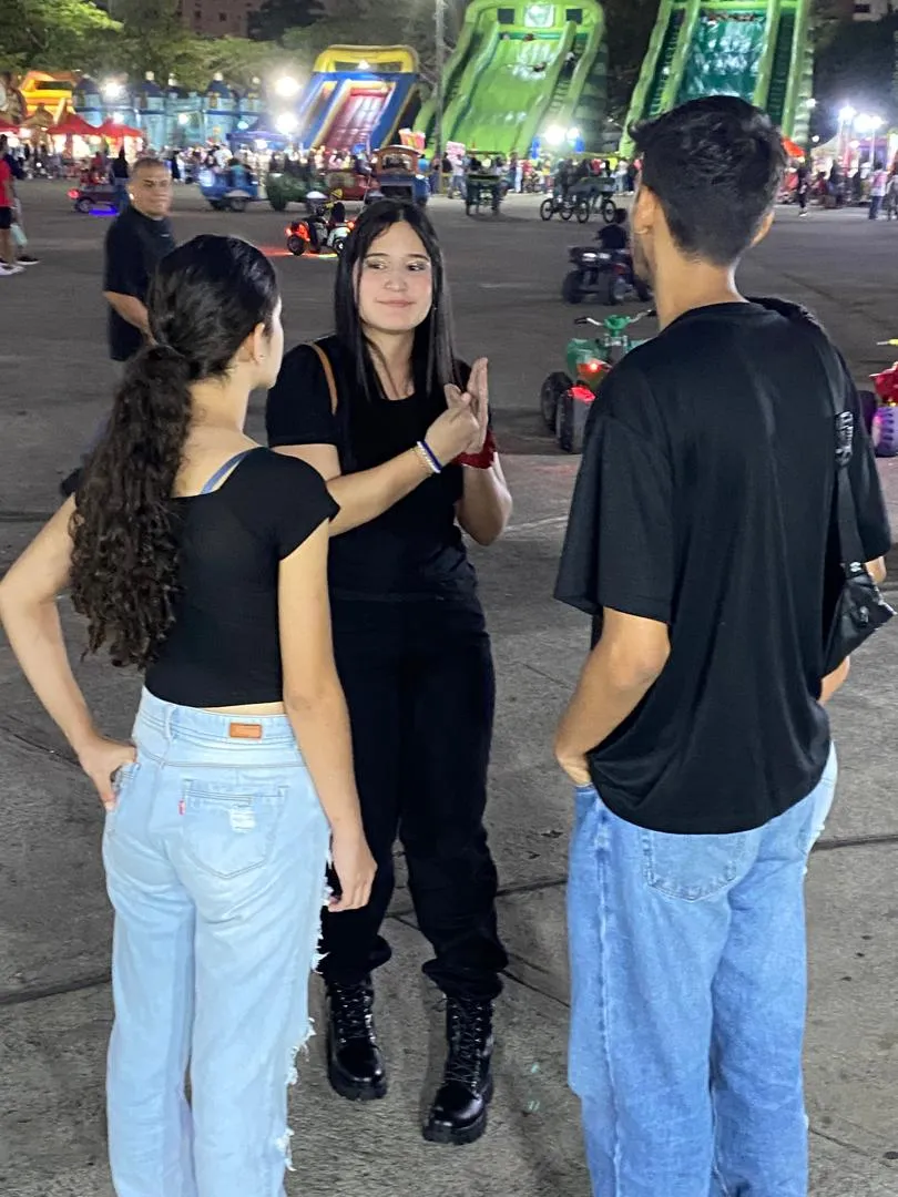 EVANGELISMO EN EL PARQUE LAS BALLENAS. MARACAY VENEZUELA. - Galería Steiger Mariana Perez